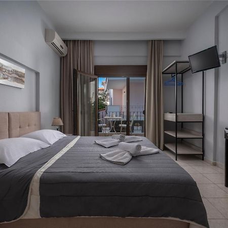 Adonis Hotel Пефкохори Екстериор снимка