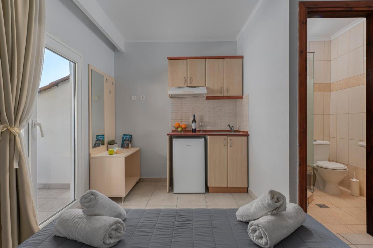 Adonis Hotel Пефкохори Екстериор снимка