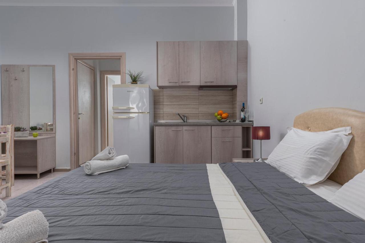 Adonis Hotel Пефкохори Екстериор снимка